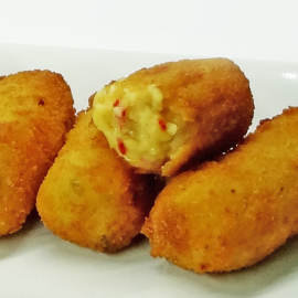 CROQUETAS DE BRANDADA DE BACALAO Y PIMIENTO DE PIQUILLO